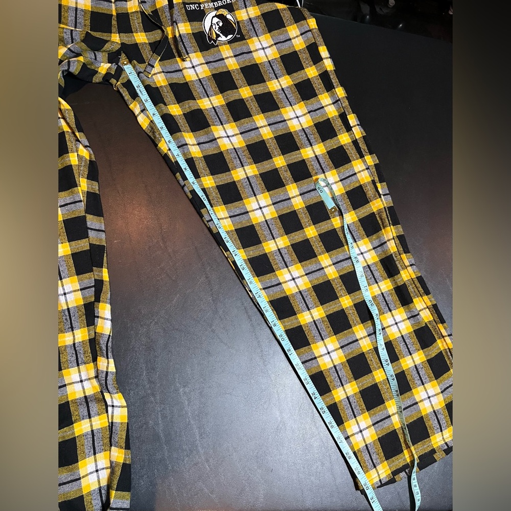 UNC Pembroke Braves Lounge Pants - Picture 5 of 8